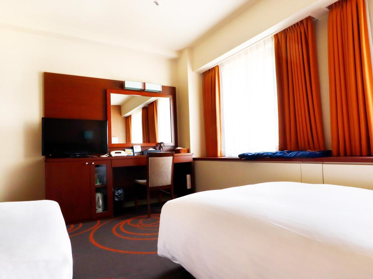 Hotel Abest سابورو المظهر الخارجي الصورة