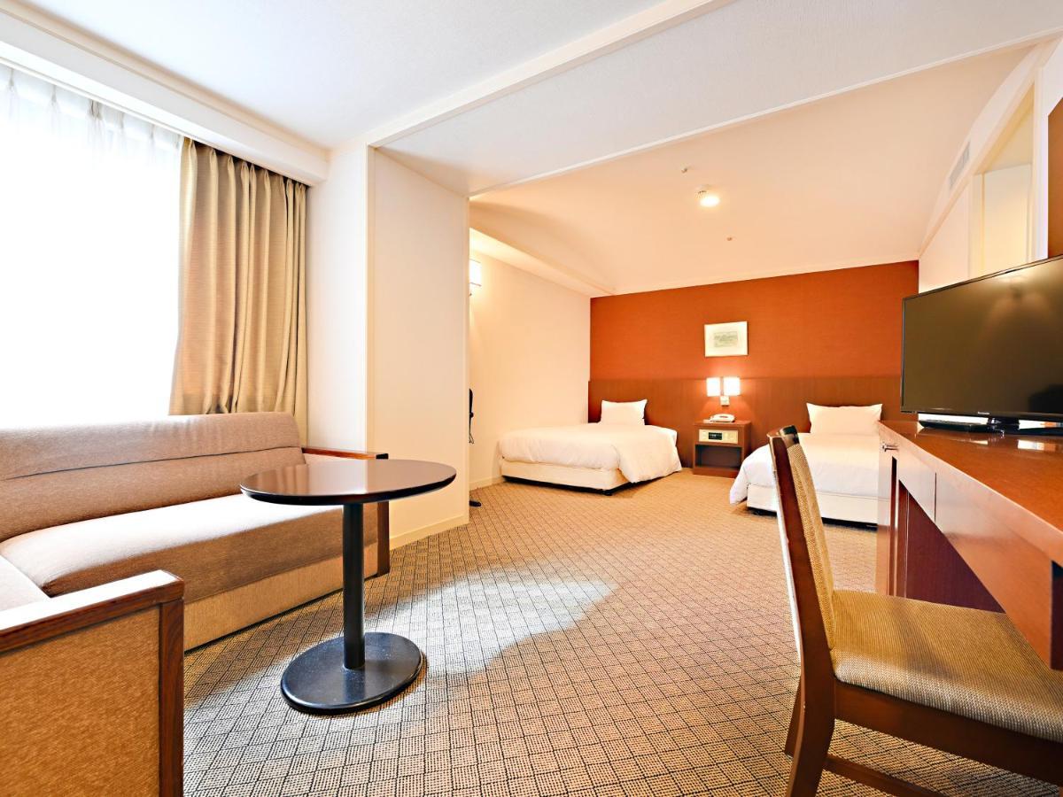 Hotel Abest سابورو المظهر الخارجي الصورة