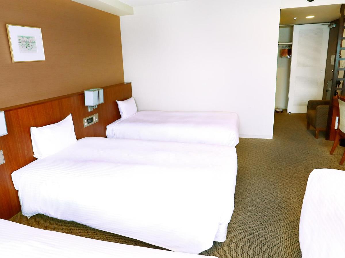 Hotel Abest سابورو المظهر الخارجي الصورة